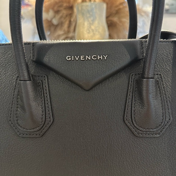 💗 SOLD 💗Authentic givenchy antigona small bag - Picture 11 of 11